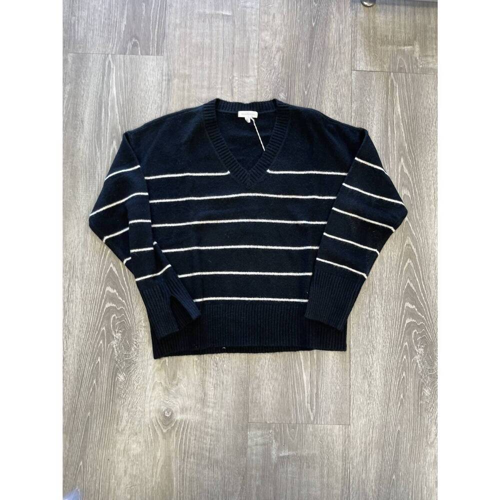 NEW MODODOC v neck boxy sweater in black